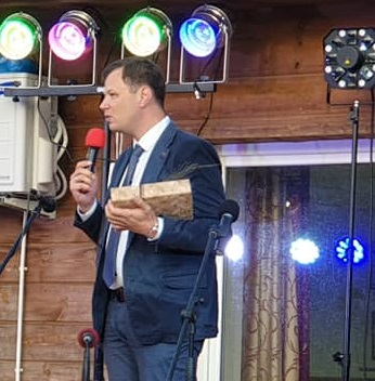 Nociūnų bendruomenės švente džiaugėsi ir sveikinimo žodį šventėje tarė atvykę svečiai, tarp jų – Kėdainių rajono savivaldybės mero pavaduotojas Paulius Aukštikalnis./ Organizatorių nuotr.