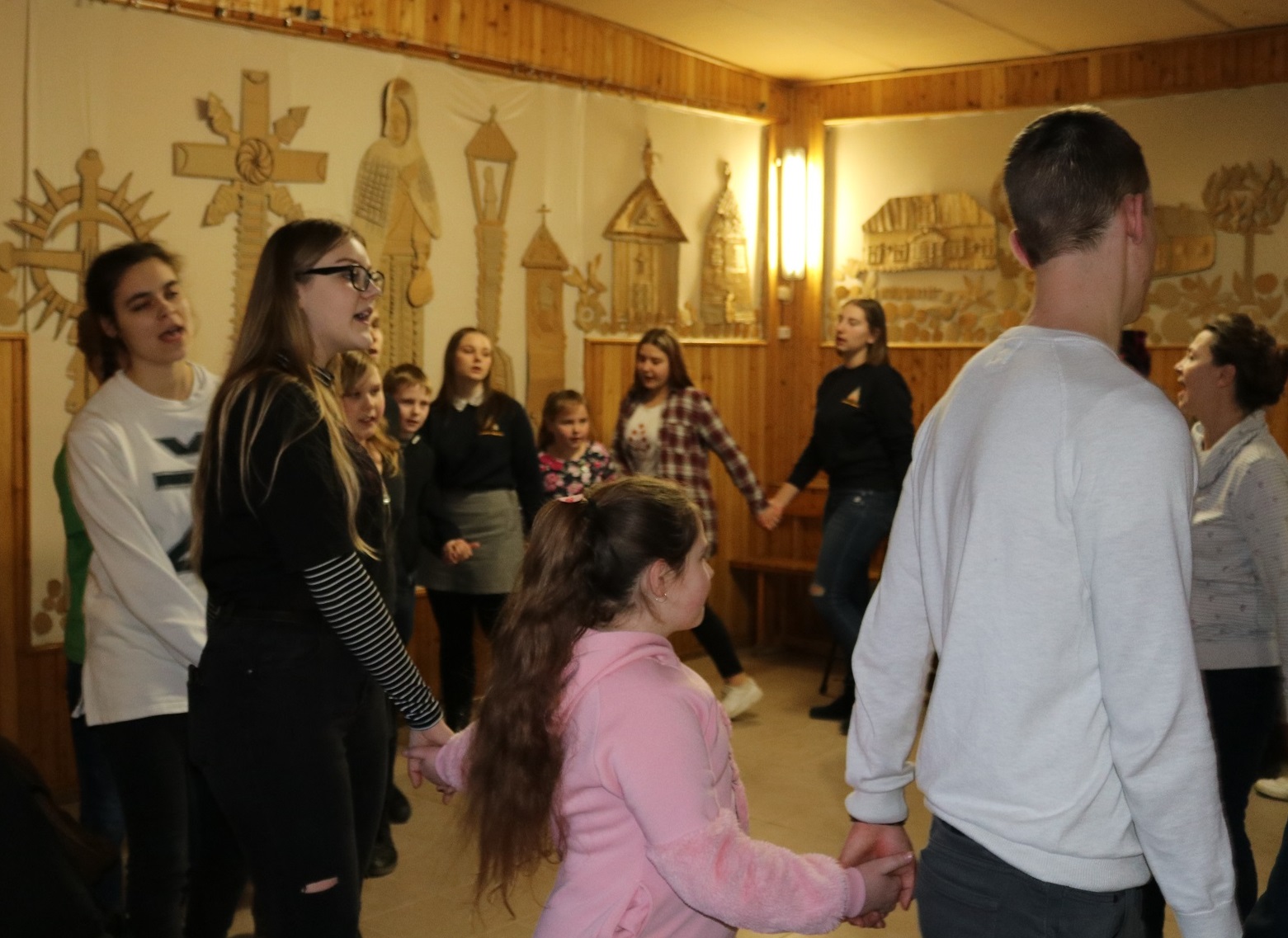 Vaikų dienos centro atidarymo ceremonijoje mažiesiems gudžiūniškiams netrūko smagių veiklų. / Organizatorių nuotr. 