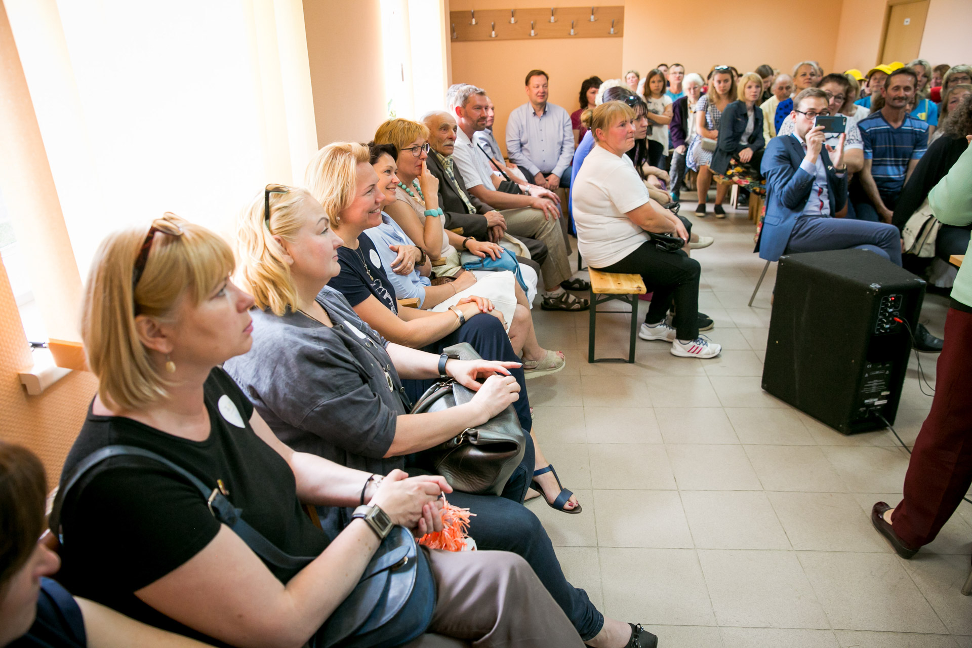 Kad projektas #Įkvėpk Lietuvai yra būtinas, E. Kubilius su bendraminčiais galutinai įsitikino po pokalbio su Vilniaus miesto krizių centro vadove Nijole Dirsiene. „Žmonėms, kuriais mes rūpinamės, reikia socialinės, emocinės bendravimo pagalbos. Trūksta artimesnio, žmogiško ryšio, o ne pinigų, nes sofą ar televizorių suorganizuoti galime greitai“, – tąsyk pasakė ji./ Justinos Gedvilaitės nuotr.