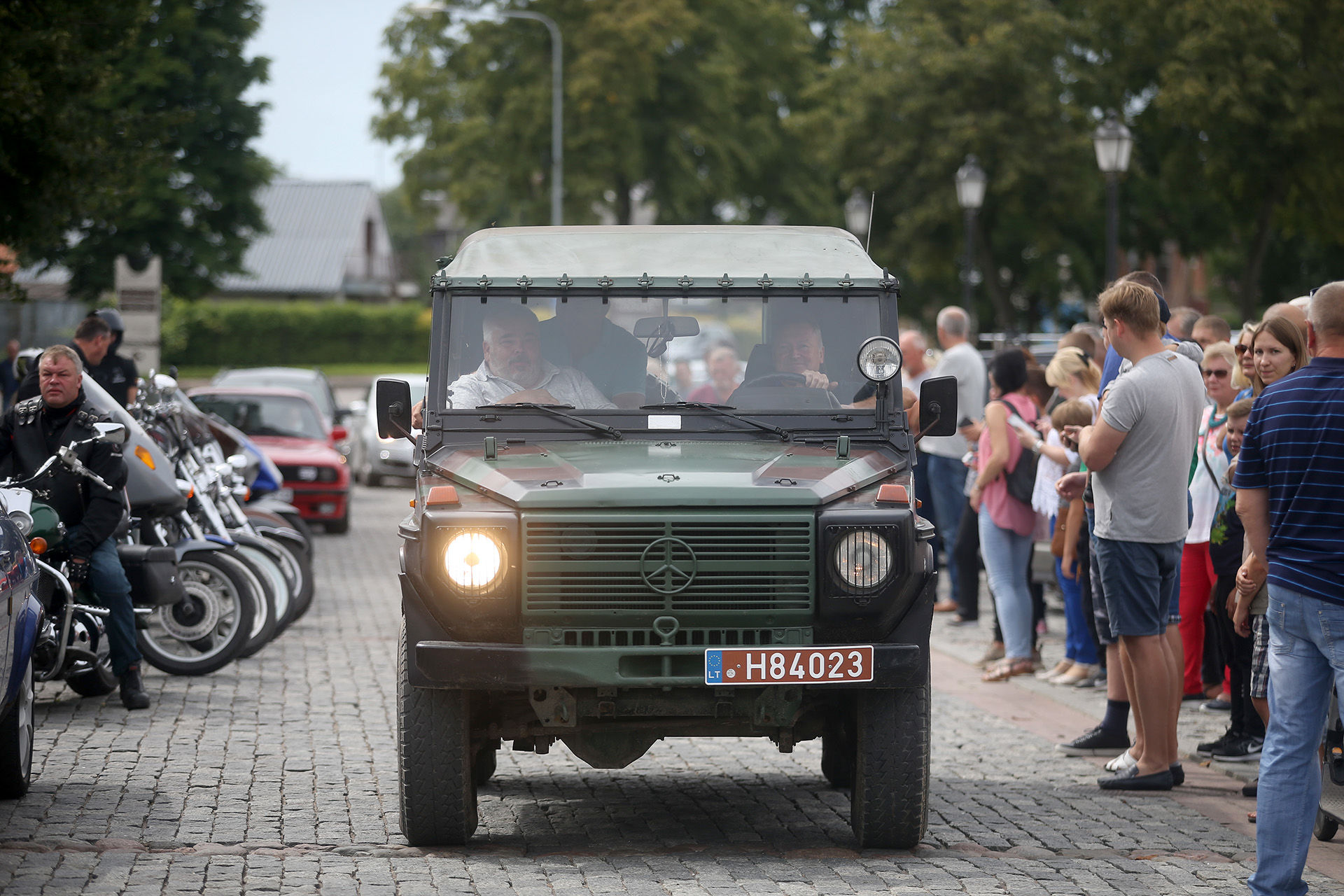 Istorinė karinė, civilinė ir specialiosios paskirties sunkioji technika į Kėdainius atvyko ir Vilniaus, Radviliškio, Biržų, Zarasų, Lazdijų, Vilniaus, Šiaulių, Šilalės ir netgi kaimyninės Latvijos./ Algimanto Barzdžiaus nuotr.