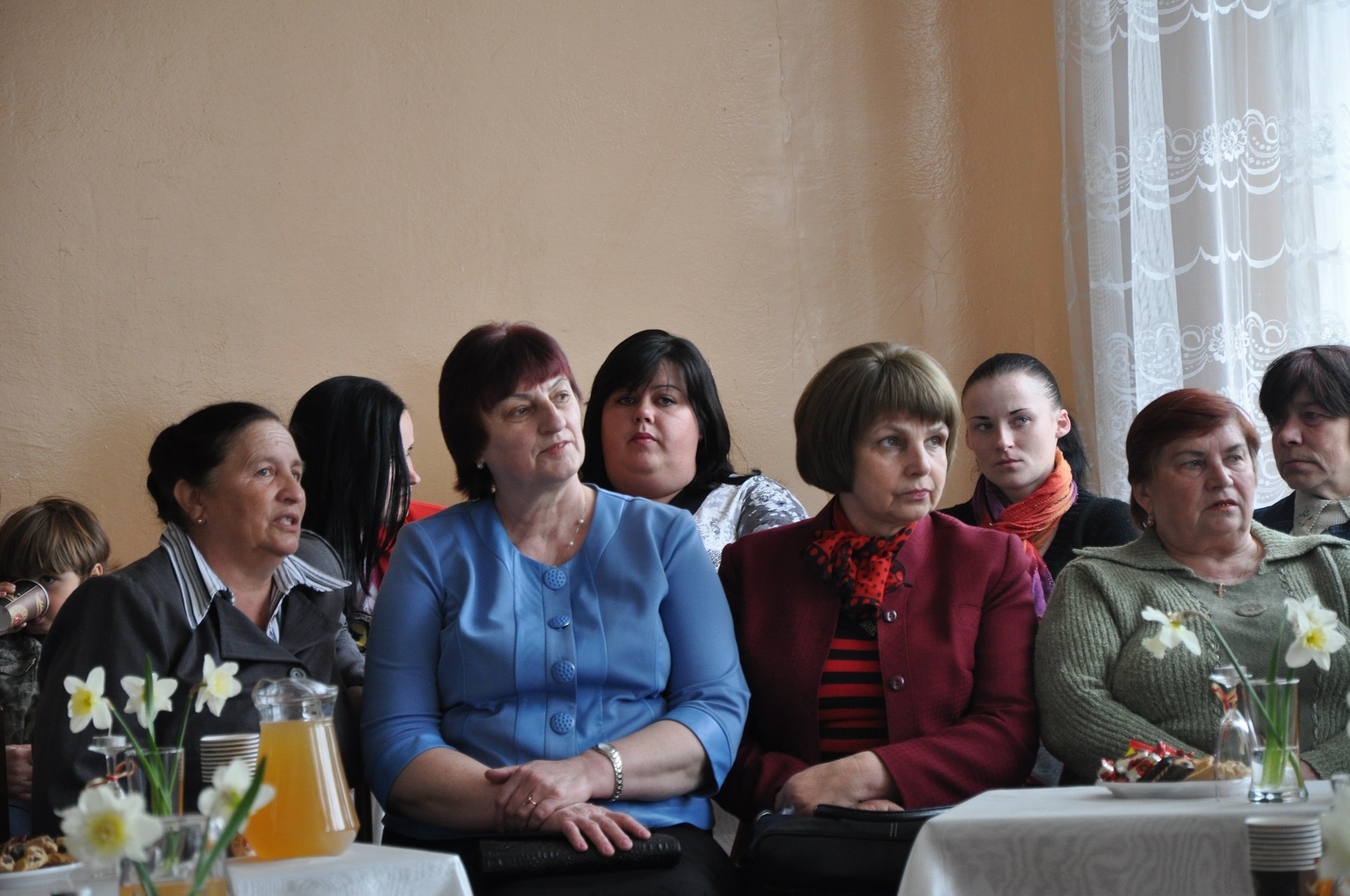 Darbui atsidavusi medikė (antra iš kairės) prisideda ir prie bendruomeninio Aristavos gyvenimo – turėdama laisvo laiko nevengia apsilankyti organizuojamuose kaimo renginiuose./ Asmeninio archyvo nuotr.