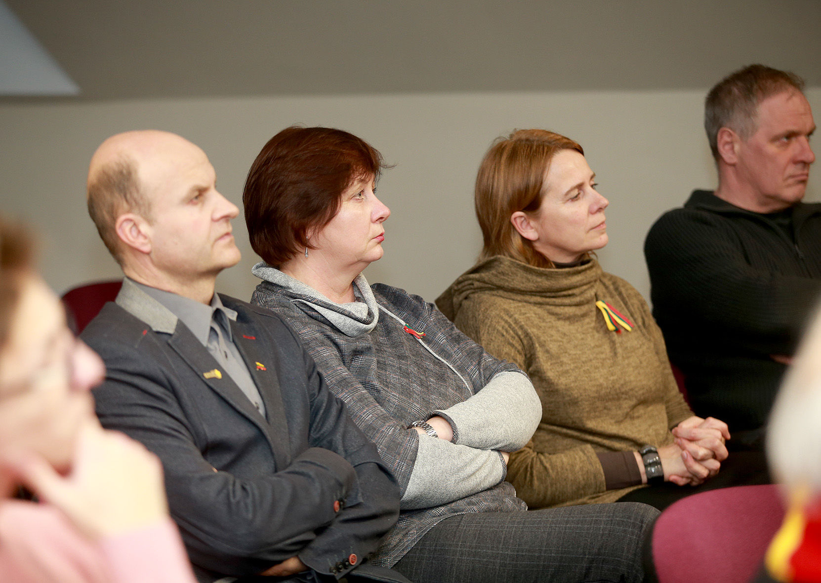 Į susitikimą su istoriku dr. Arvydu Anušausku atėjo ir Daugiakultūrio centro vadovė A. Pečiulytė (centre). A. Barzdžiaus nuotr. 