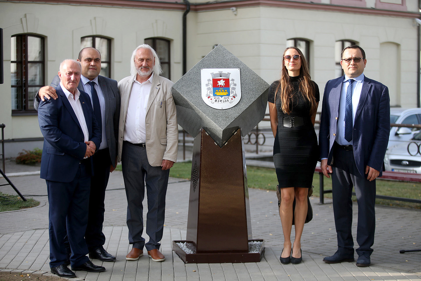  Levanas Sepashvili (kairėje) buvo vienas iš Kėdainių ir Telavio miestų bičiulystės užmezgimo, įteisinimo  bei jai įamžinti skirtų monumentų šiuose miestuose atidengimo pernai iniciatorių./ Algimanto Barzdžiaus nuotr.