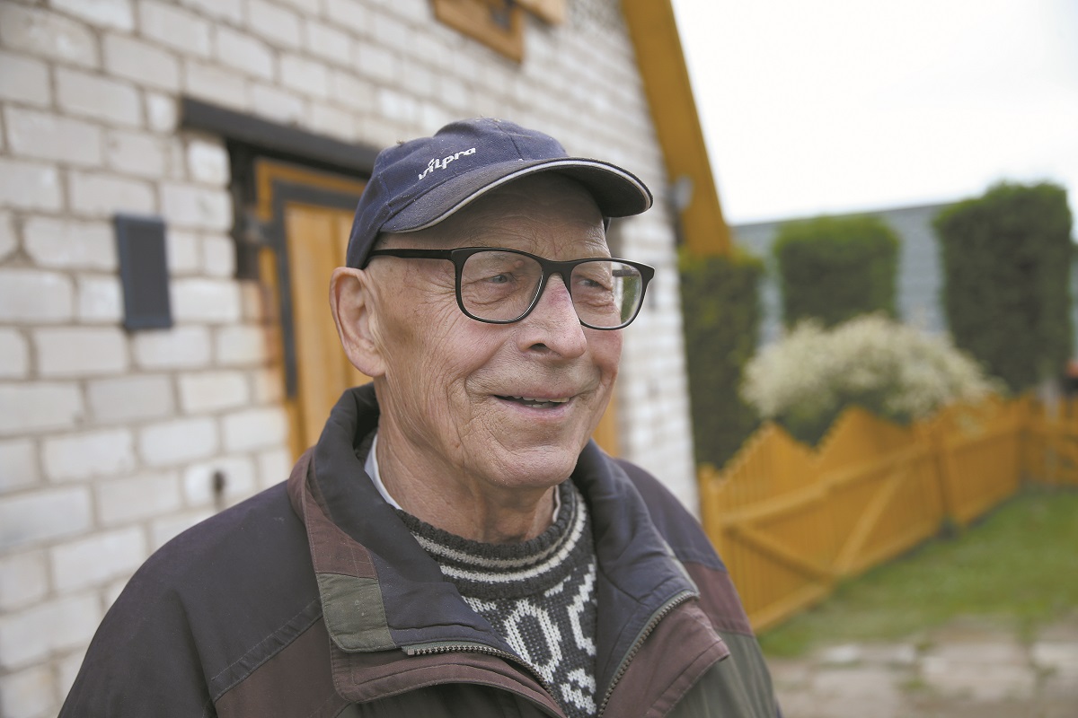 Pasirodo, senjoras Vaclovas yra gimęs ir augęs Juciūnuose. Tikras šio kaimo senbuvis!