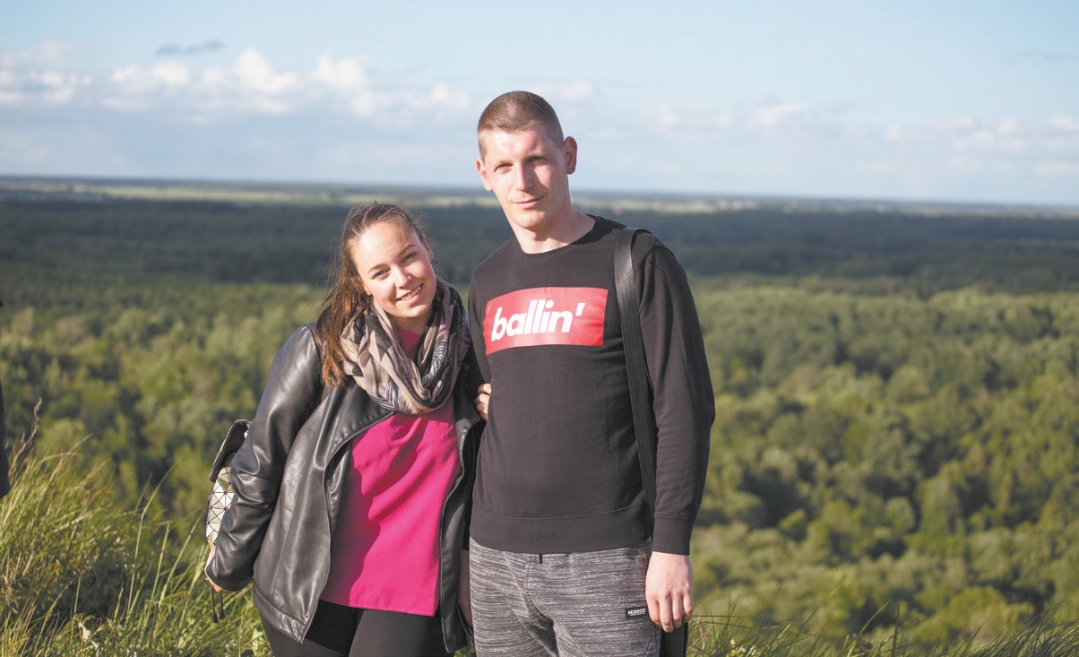 Sužadėtiniai, kraštiečiai Marius ir Greta pusiau juokais, pusiau rimtai užsiminė, kad „Lifosos“ fosfogipso kalnai būtų kone tobula vietelė judviejų vestuvinei fotosesijai.