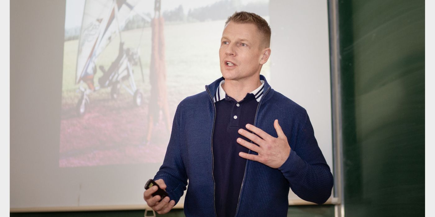 Fotografas ordino „Už nuopelnus Lietuvai“ Karininko kryžiaus laureatas Marius Jovaiša svečiavosi Akademijos ir Šviesiojoje gimnazijoje.