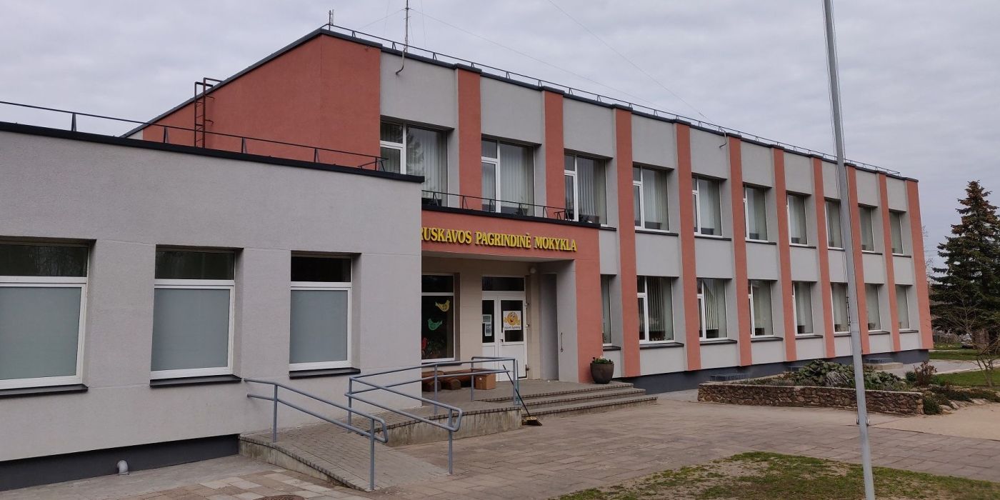 Ateinančius mokslo metus Truskava dirbs taip, kaip dirbusi, o koks bus jos tolesnis likimas, gali būti, kad jau spręs nebe rajono politikai, savo sprendimais siekiantys rinkėjų palankumo, o Švietimo, mokslo ir sporto ministerija. Aldo Surkevičiaus nuotr.