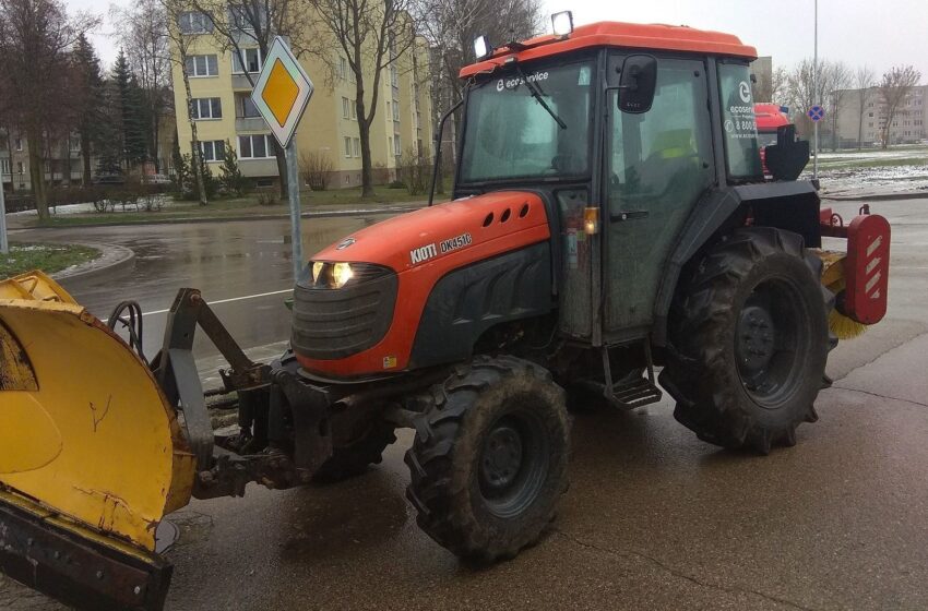  Chaosą kėlė šlapdriba ir plikledis