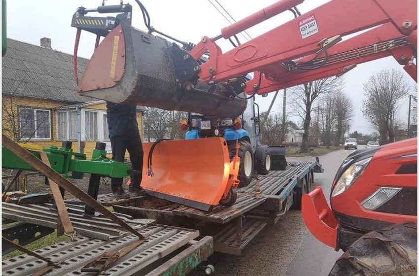  Krakių seniūnija įsigijo sniego valymo agregatą