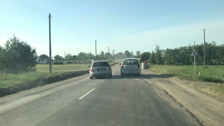  Vairuotojai nepaiso laikinų šviesoforų signalų