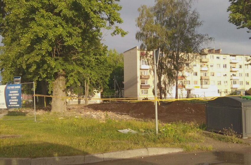  Apleistas pastatas sulygintas su žeme
