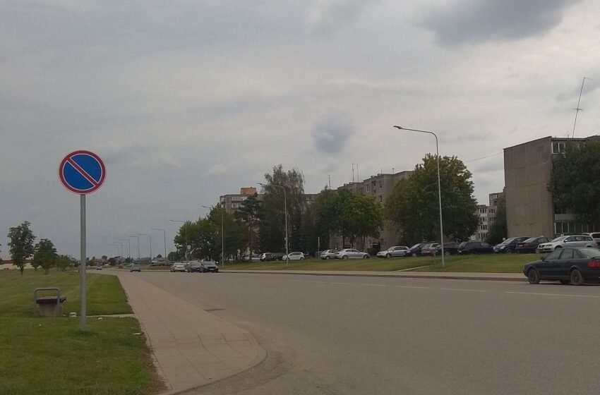  Respublikos g. automobilius nuo šiol galima statyti tik vienoje gatvės pusėje