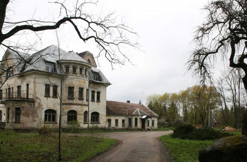  Virš Terespolio dvaro – juodų dūmų stulpas