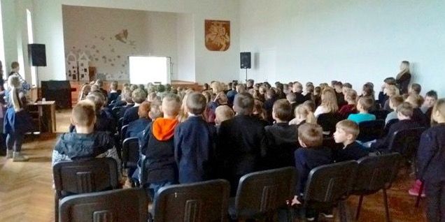  Ugniagesiai lanko mokyklas: perspėja apie pavojų ant ledo