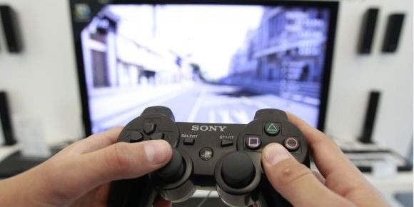  Psichologė: ne visi kompiuteriniai žaidimai, kuriuose vyksta kova, yra smurtiniai