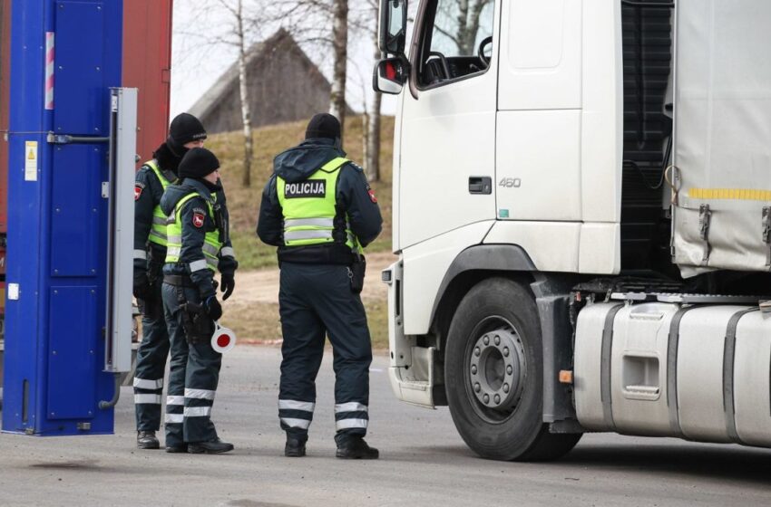  Ties Truskava policija krečia automobilius net su rentgenu