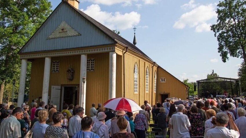  Tėvelio Paberžė prisipildė maldos, muzikos ir širdžių virpulio