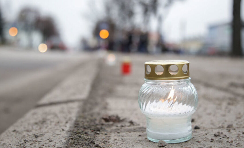  Organizuoja nemokamą kelionę į mirtinai sumušto berniuko laidotuves (IŠVYKSTAMA 11.30 VAL.)