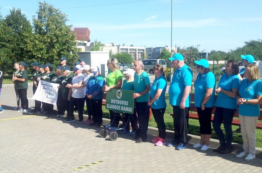  Kitokiame amplua: socialinių globos įstaigų kolektyvai susirungė sportinėse rungtyse