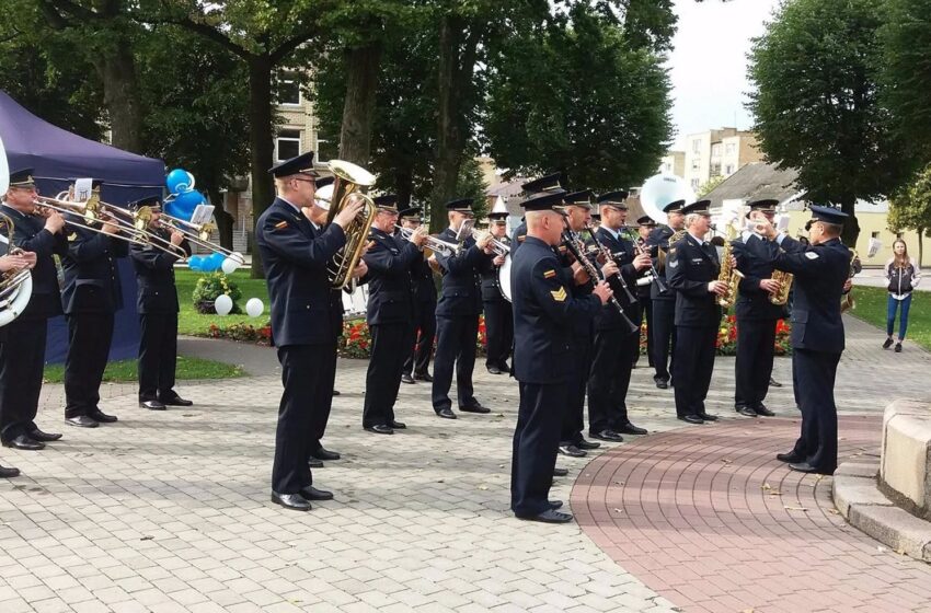  Knypavos aikštėje – kariuomenės, oro pajėgų ir policijos desantas (FOTO)