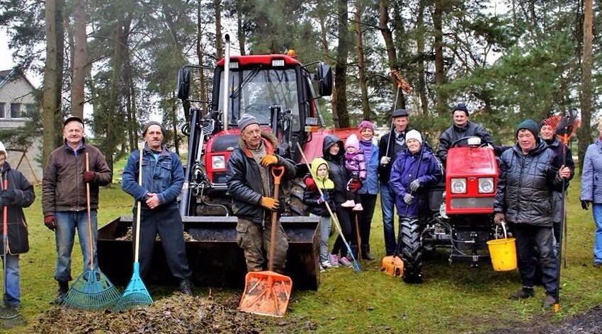  Į talką susirinko… 15 porų darbščių rankų