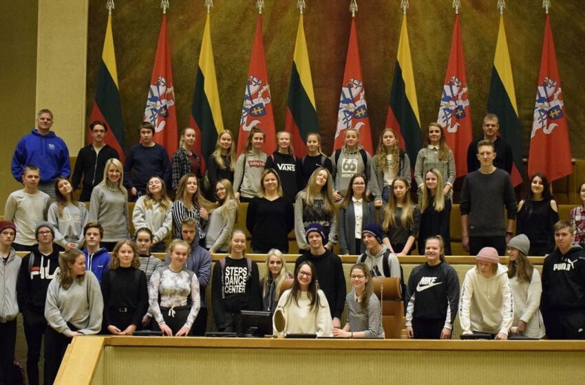  Gimnazistės požiūrį į bendravimą pakeitė Islandų viešnagė