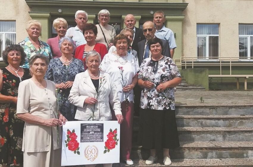  60-tą mokyklos baigimo jubiliejų šventę kėdainiečiai: mokykla mūsų nebelaukė