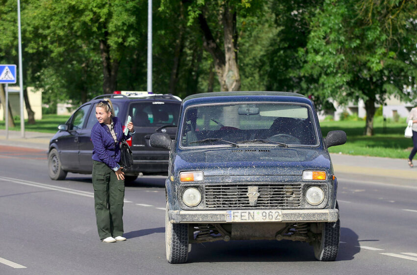  J. Basanavičiaus gatvėje susidūrė „Niva“ ir „Opelis“ (fotogalerija)