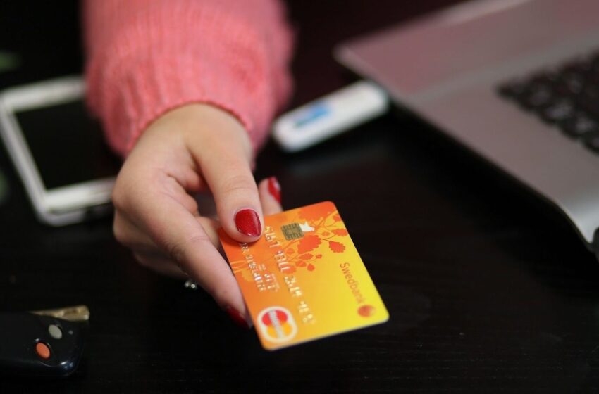  Bankai iki rugsėjo pabaigos pratęsė gyventojų ir verslo paskolų atidėjimo terminą
