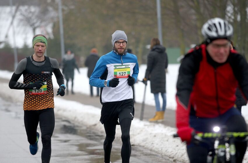  Naujamečiame bėgime – daugiau nei 300 sportininkų (GALERIJA)