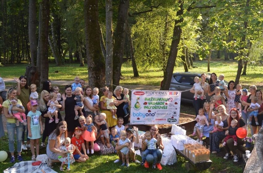  Mamas su mažyliais subūrė į „Birželinukų vasaros palydėtuves“ (FOTOGALERIJA)