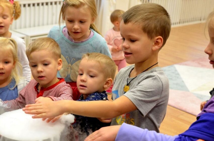  Mažieji dalyvavo ypatingose chemijos pamokėlėse (GALERIJA)