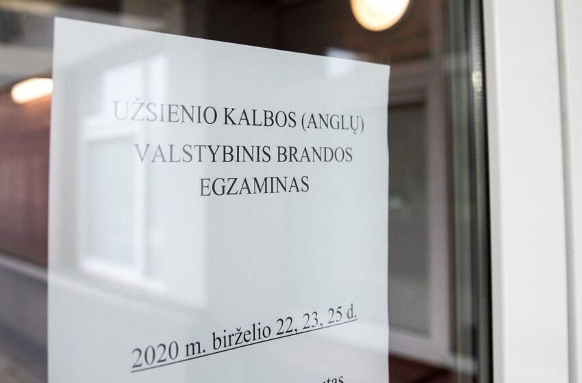 Geriausiai abiturientai išlaikė anglų kalbos egzaminą, prastėja matematikos rezultatai