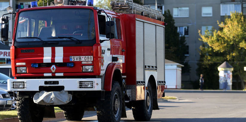  Vyras grasino nušokti nuo tilto