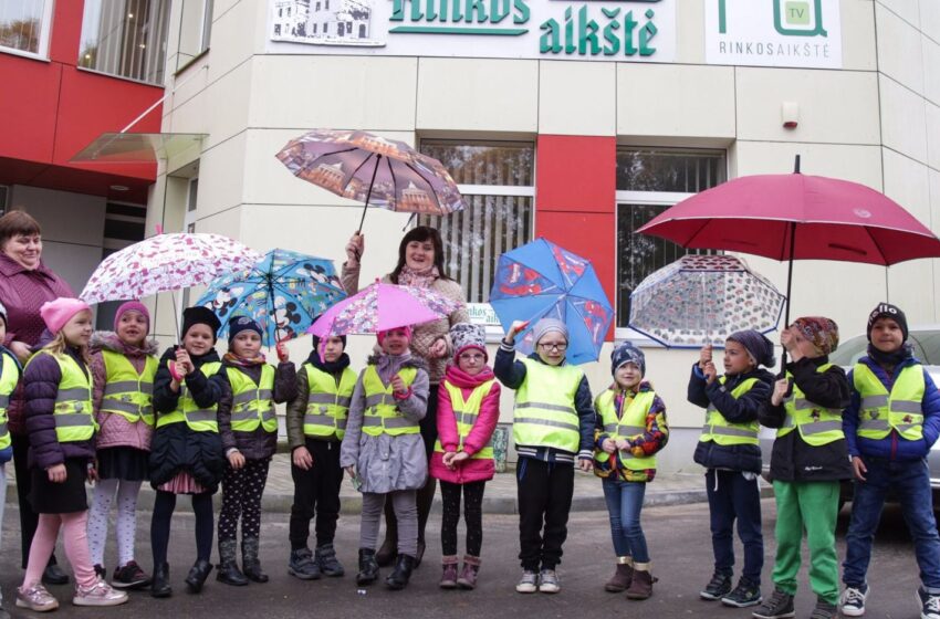  Redakcijoje lankėsi šešiamečiai „žvirbliukai“ (foto, video)