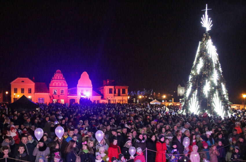  Įžiebta Kėdainių Kalėdų eglė! (FOTO, VIDEO)