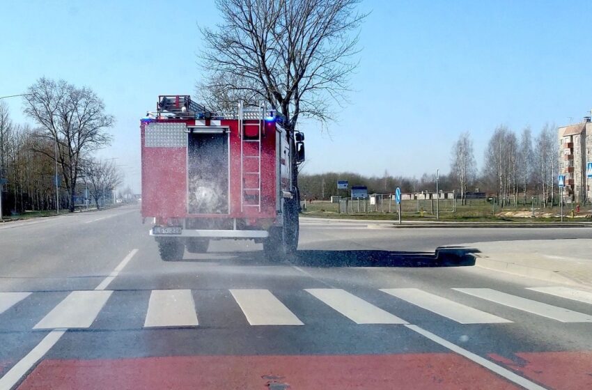  Ugniagesiai laisto Kėdainių gatves