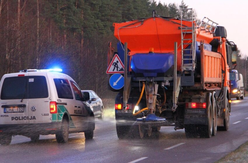  Kelininkai išriedėjo į gatves: sandėliai pilni, technika parengtyje