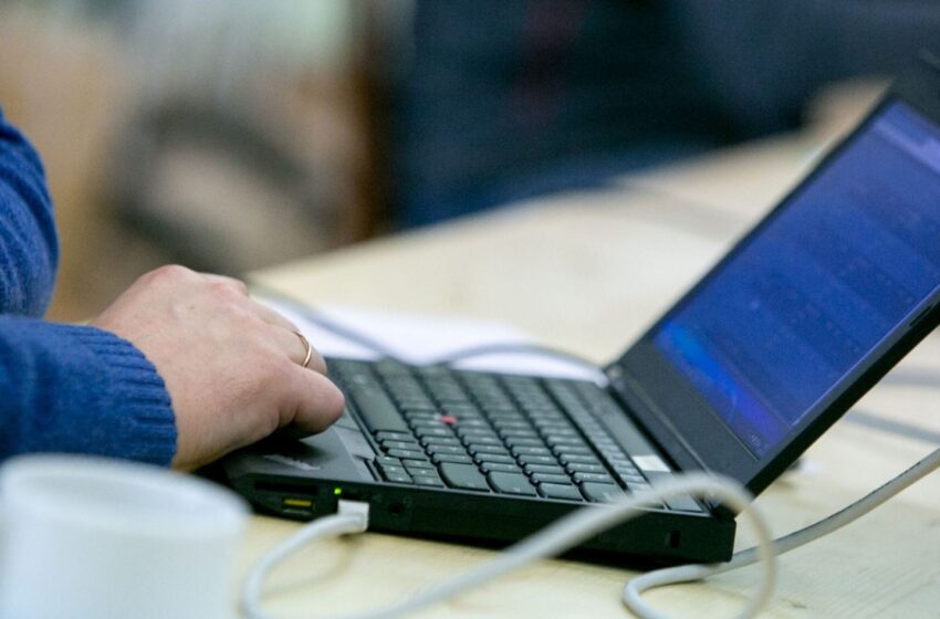 Lietuvos bankas ragina saugotis „gelbėtojų“ ir netikrų el. parduotuvių