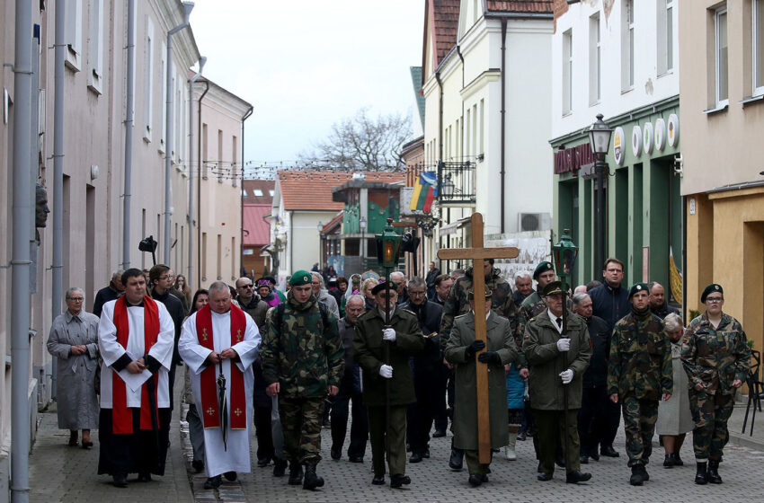  Didįjį penktadienį – tikinčiųjų eitynės (foto, video)