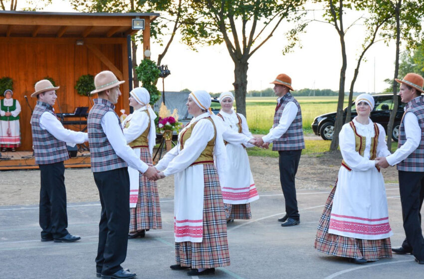  Kviečia šokti!