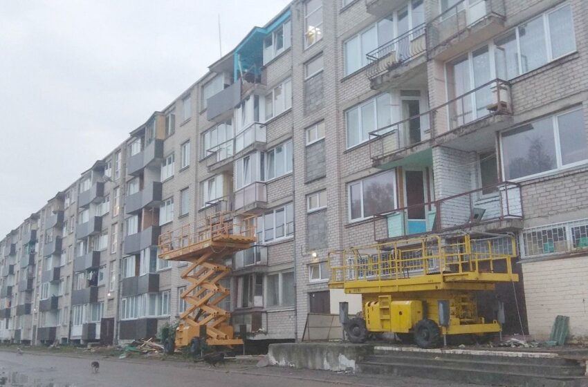  Atnaujino avarinės būklės balkonus: namas keičiasi akyse
