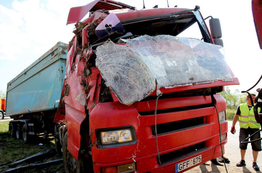  Posūkyje link Kėdainių – didžiulė avarija