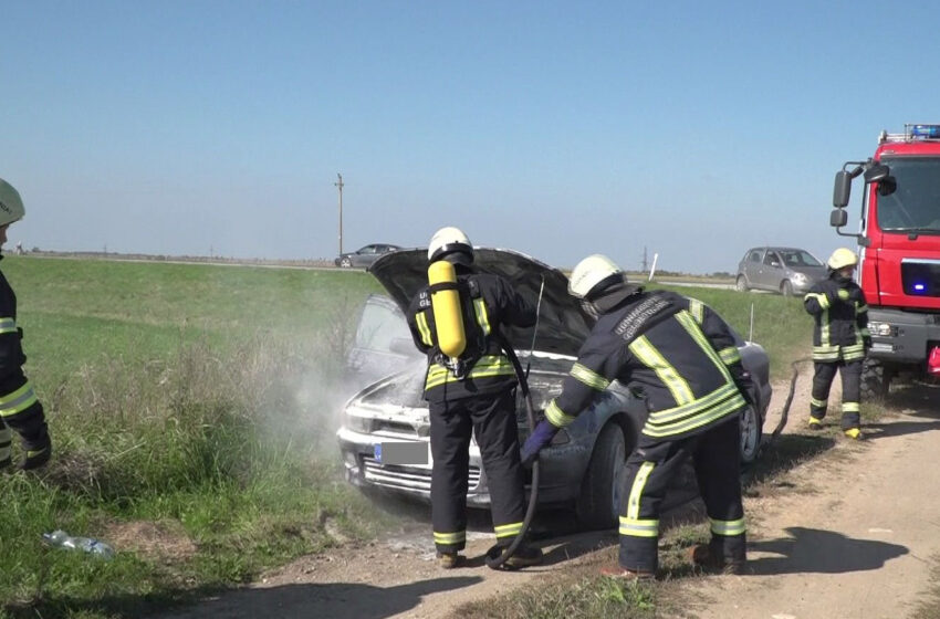  Važiuojant užsiliepsnojo automobilis (su fotogalerija)