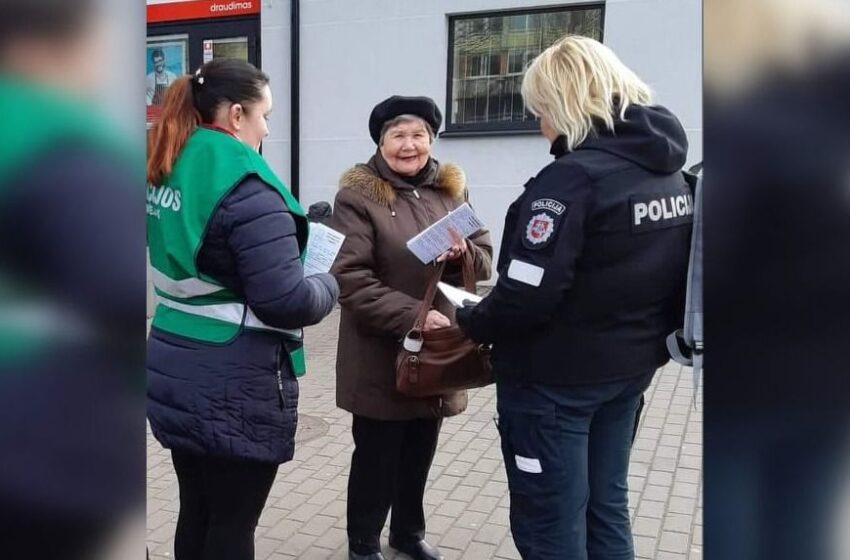  Policijos pareigūnai kalbino miestelėnus