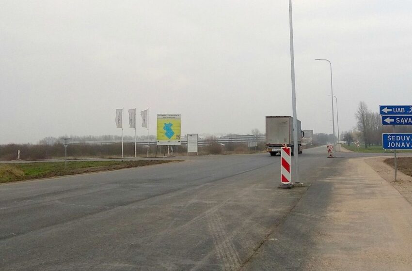  Pramonės gatvėje paklotas asfaltas