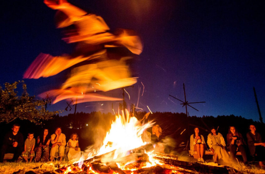  Kurdami Joninių laužus nesukelkite gaisrų