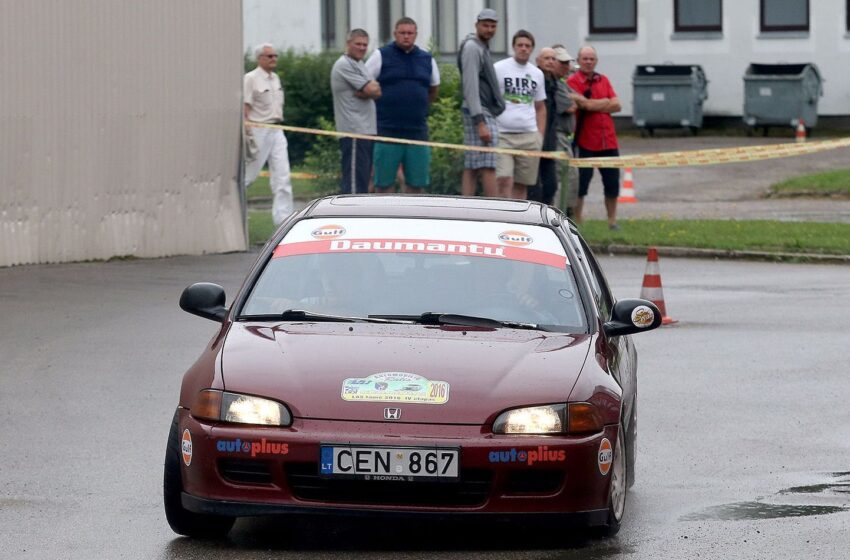  Kėdainiuose startavo sportinių automobilių ralis (su fotogalerija)