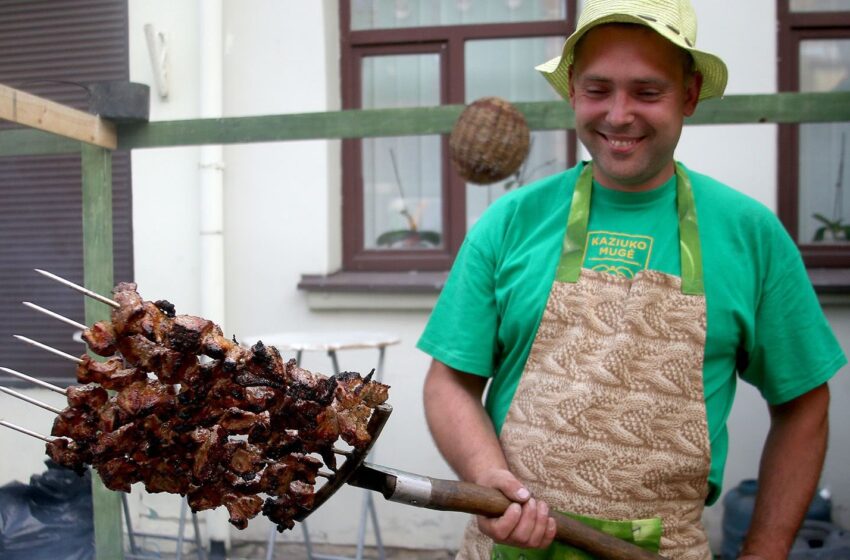  Pirmojo Lietuvoje maisto festivalio lankytojai užtvindė Kėdainių senamiestį (foto)