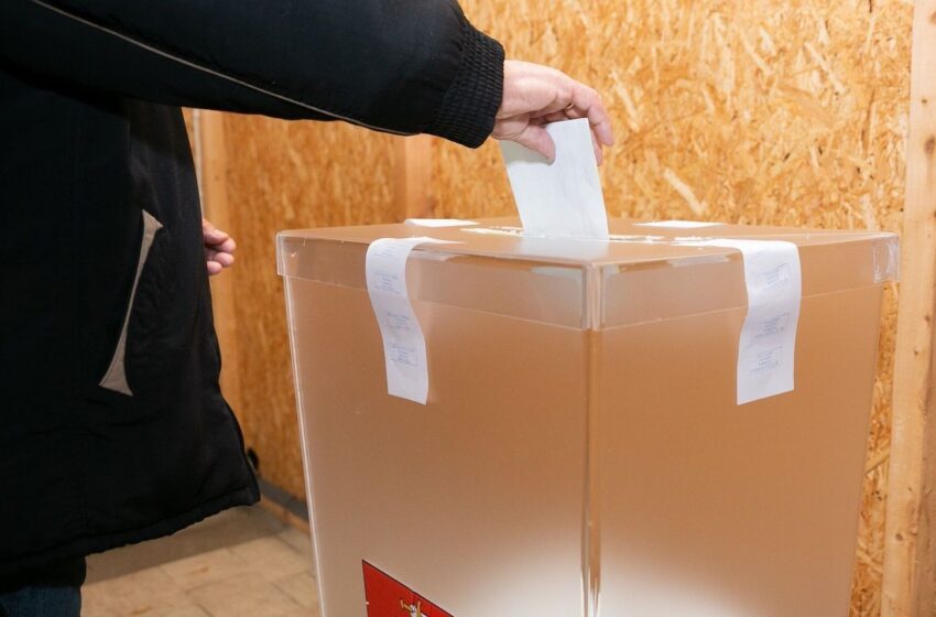  Prasidėjo išankstinis balsavimas prezidento rinkimuose ir referendumuose